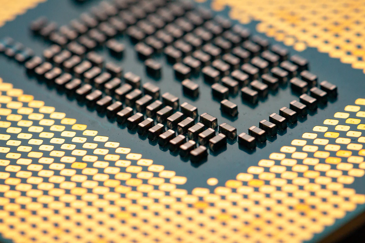 Por que el mismo celular rinde distinto segun la version del chip en Chile 2026