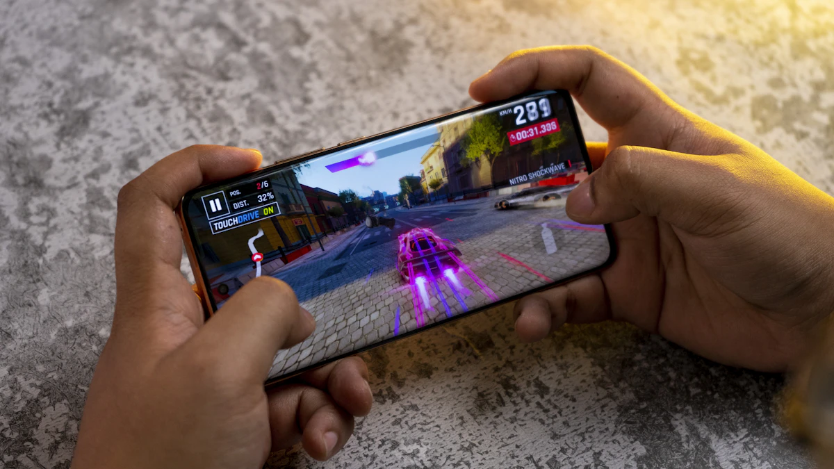Persona jugando videojuegos en celular gaming